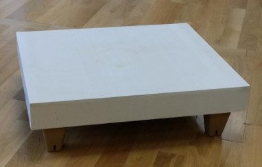 Balance connectée Beetracking, capot composite blanc sur pieds